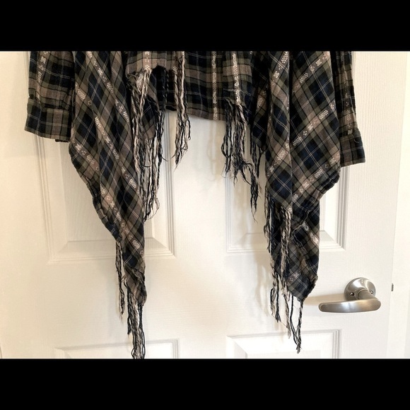 𝅺girl KRAZY LONG SLEEVE BOHO PLAID FRINGE SHIRT-Size S - Picture 5 of 16
